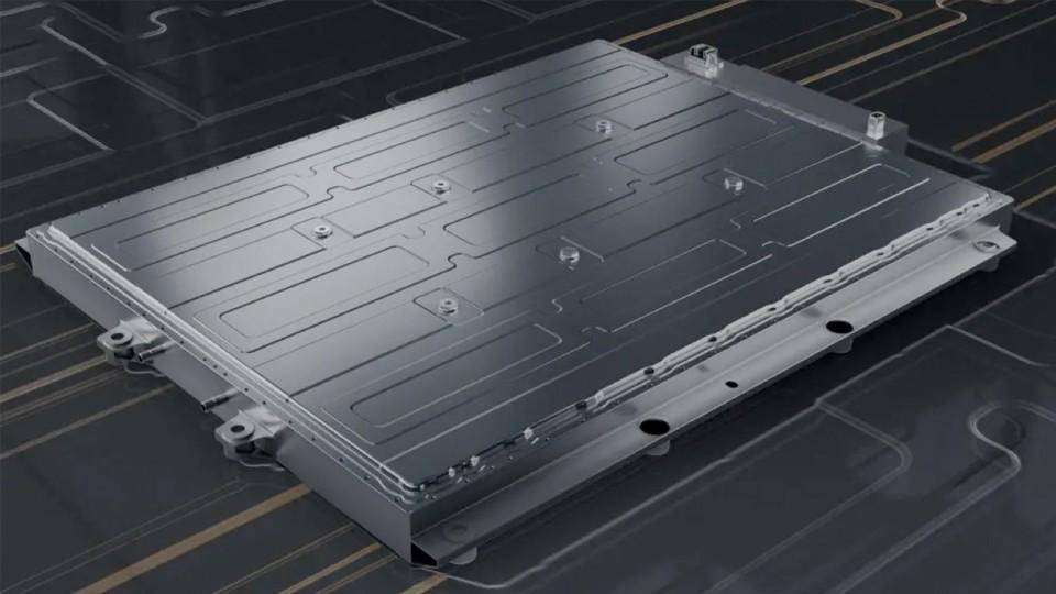 智己半固態電池,雖然有準900V高壓,但充電速度不如理想?
