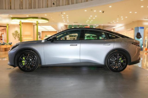 北汽“殺手锏”?風阻0.1925Cd,800V架構3.7S破百,麋鹿82.8km/h