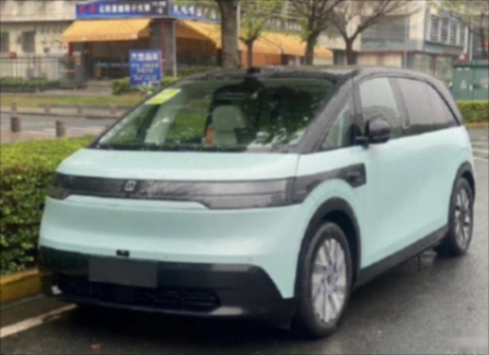 配對開側滑門+電動腿托,極氪MIX實車現身,搭極氪007同款動力