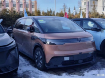 配對開側滑門+電動腿托,極氪MIX實車現身,搭極氪007同款動力