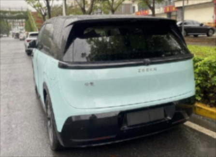 配對開側滑門+電動腿托,極氪MIX實車現身,搭極氪007同款動力