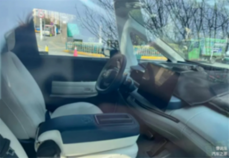 配對開側滑門+電動腿托,極氪MIX實車現身,搭極氪007同款動力