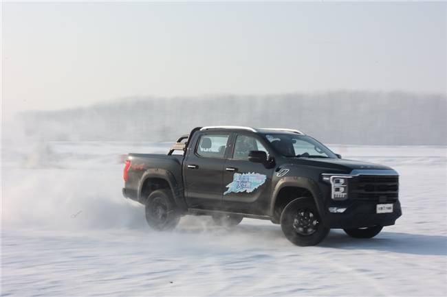 245馬力+采埃孚8AT,12.98萬起!火星7 Pro 汽油版珠峰燃“擎”上市