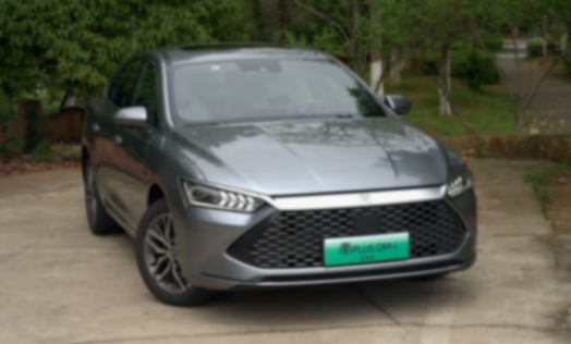 4月比亞迪秦大賣5萬輛,7.98萬起的秦PLUS榮耀版太火了!