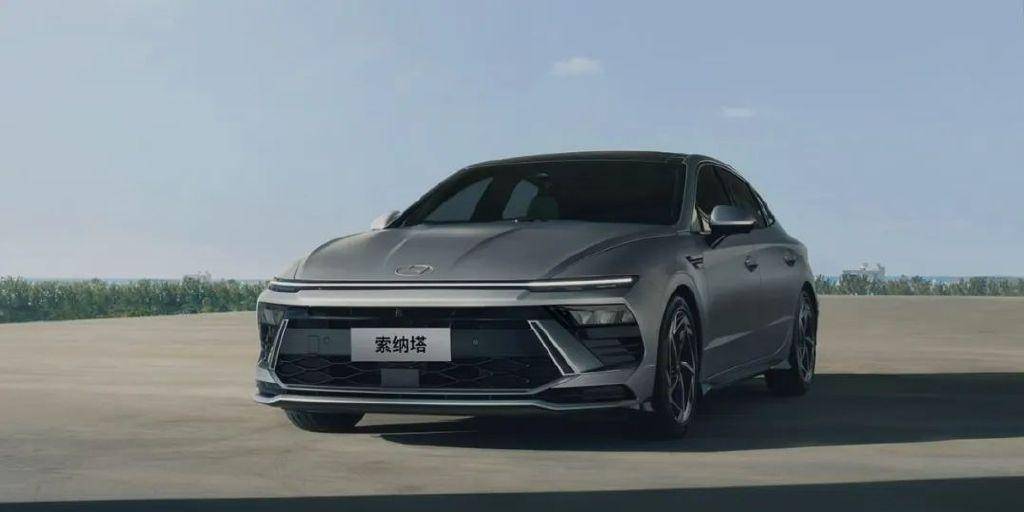 現代索納塔VS大眾帕薩特:高品質合資中型轎車誰更值?