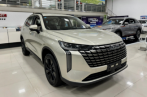 第四代哈弗H6到店實(shí)拍,2.0T+9DCT配懷擋,車長超4米7+鎧甲中網(wǎng)