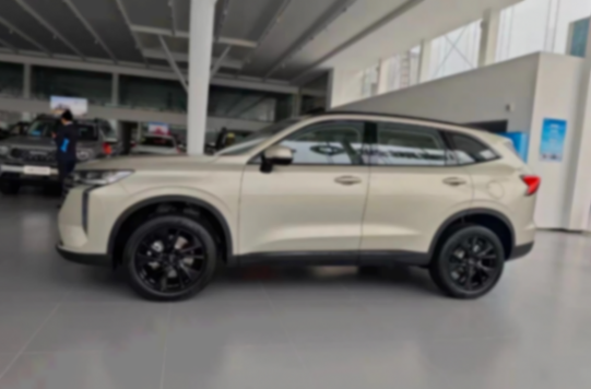 第四代哈弗H6到店實(shí)拍,2.0T+9DCT配懷擋,車長超4米7+鎧甲中網(wǎng)