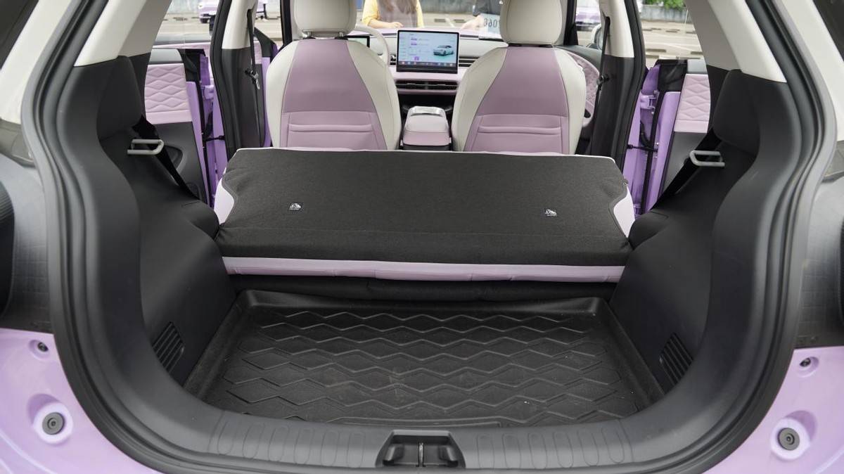 智能遙控泊車(chē)+L2級(jí)智駕輔助!十萬(wàn)級(jí)的東風(fēng)納米01太卷了