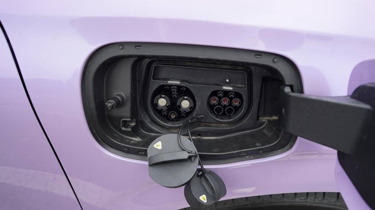 智能遙控泊車(chē)+L2級(jí)智駕輔助!十萬(wàn)級(jí)的東風(fēng)納米01太卷了