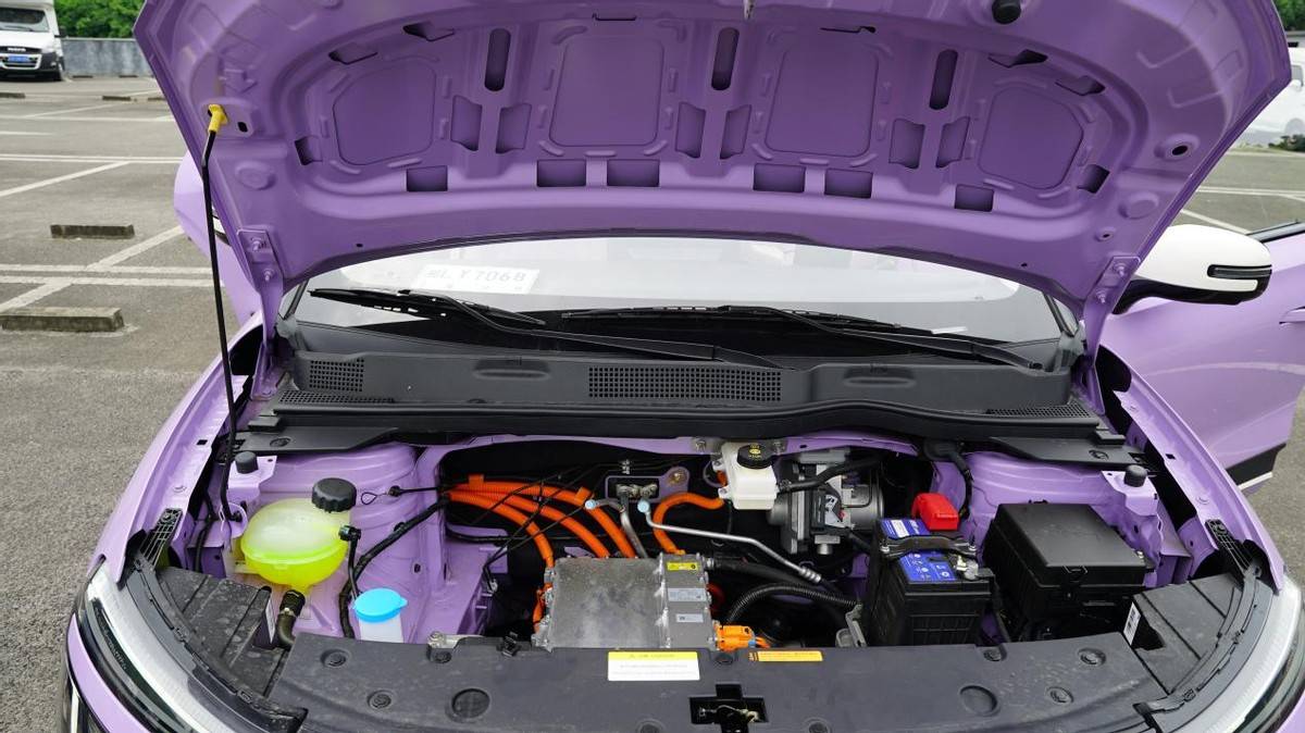 智能遙控泊車(chē)+L2級(jí)智駕輔助!十萬(wàn)級(jí)的東風(fēng)納米01太卷了