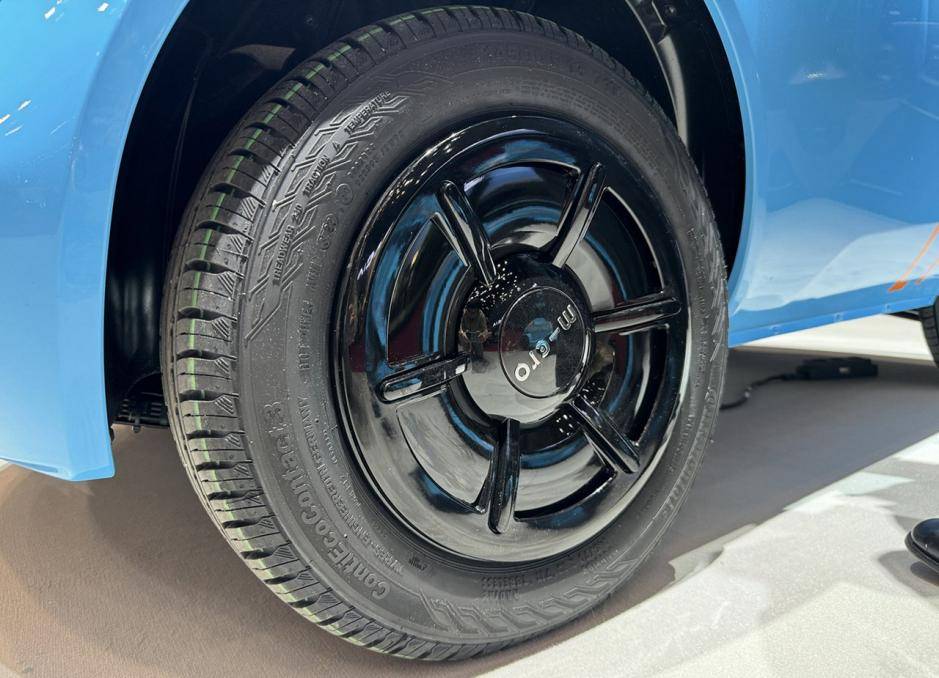 歐洲的老頭樂(lè),比五菱MINI EV還要簡(jiǎn)單,跟碰碰車沒(méi)區(qū)別