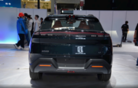 起步12.89萬有誠意,插混SUV風神L7,標配高通8155,長軸大五座