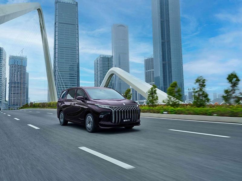 東風風行星海V9上市,中大型插混MPV市場迎來新“卷王”