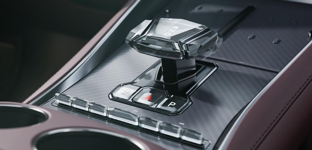 騰勢Z9 GT內飾首發亮相 提供前后排智能冰箱