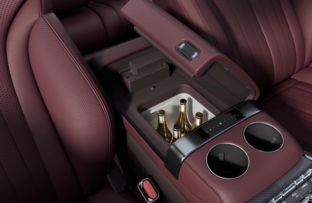 騰勢Z9 GT內飾首發亮相 提供前后排智能冰箱