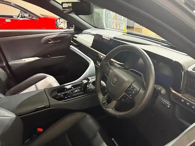 豐田皇冠SUV終于登場，混動引擎更給力，霸氣側漏-有駕