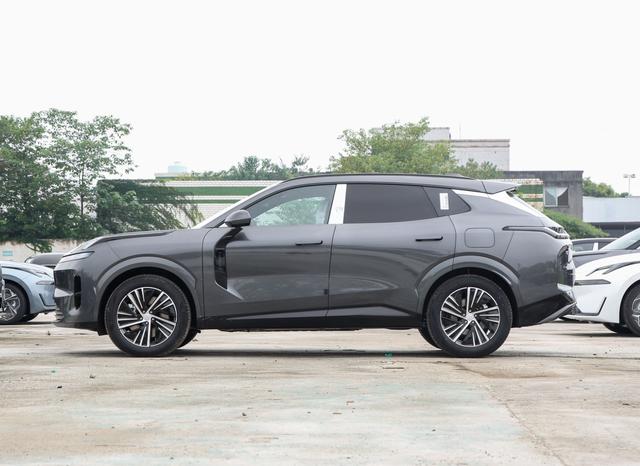 領克08,智駕安全擔當,彎道匝道輕松駕馭-有駕 領克08,智駕安全擔當,彎道匝道輕松駕馭-有駕