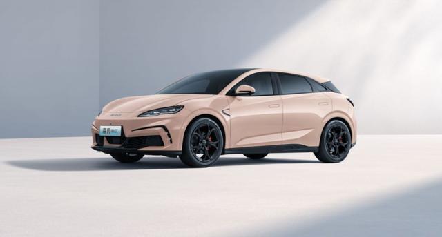 年輕人的第一臺GT比亞迪海豹06GT 正式上市，售價13.68萬元-18.68萬元-有駕