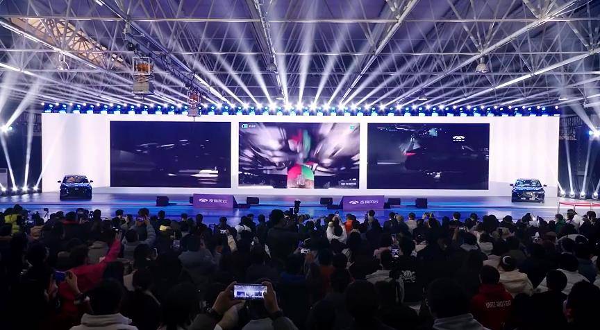 碰撞試驗現場上市 風云A8L限時售價9.49-12.99萬元