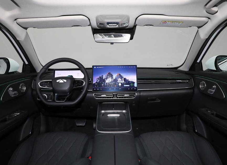 碰撞試驗現場上市 風云A8L限時售價9.49-12.99萬元