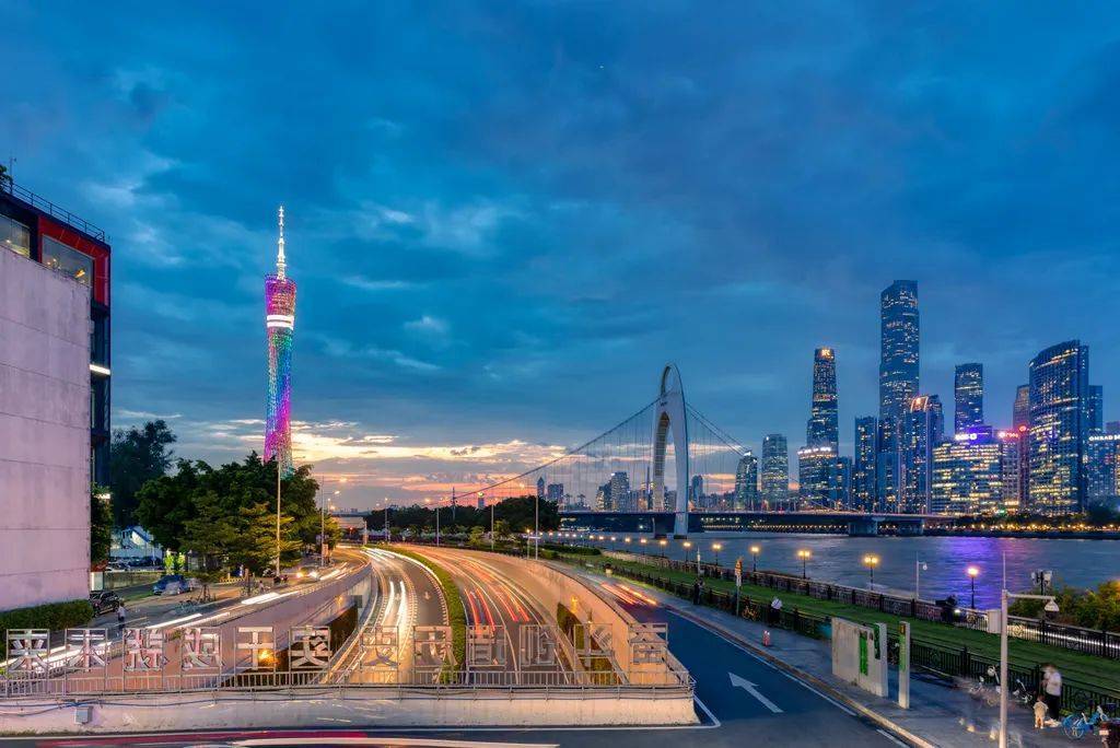 新能源汽車浪潮下,廣州重慶誰將問鼎中國汽車第一城?