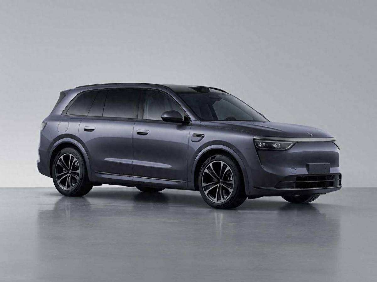 問界M8來了,增程+雙電機,純電240km,銷量能超問界M9?