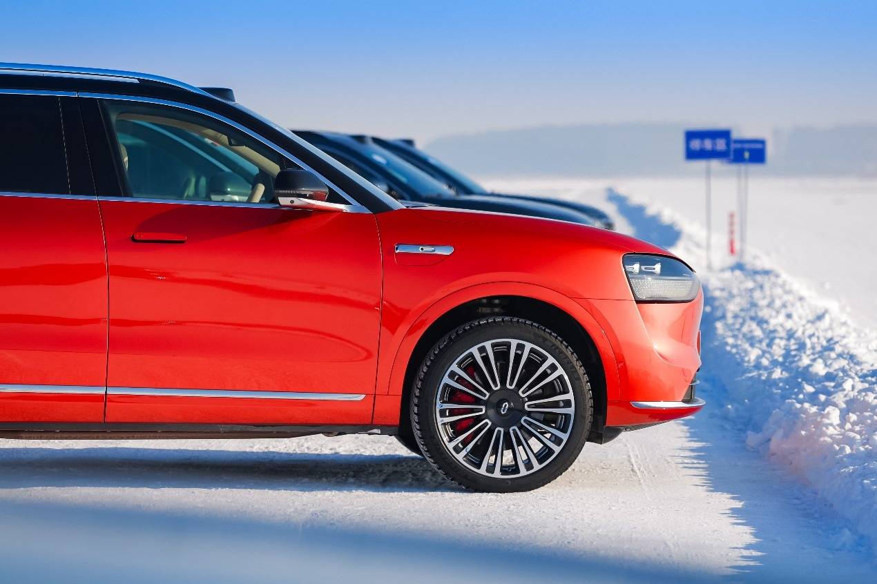 全心全意為用戶服務 張興海參與問界五大連池極寒測試