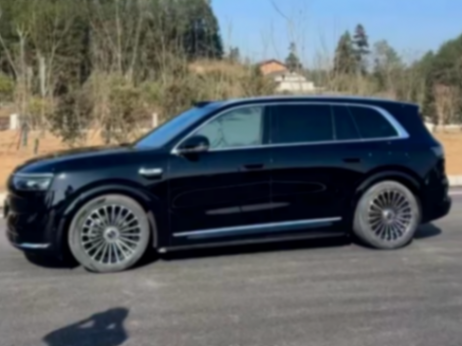 問(wèn)界M8實(shí)車(chē)曝光,大是挺大,所以能打過(guò)理想L9嗎?