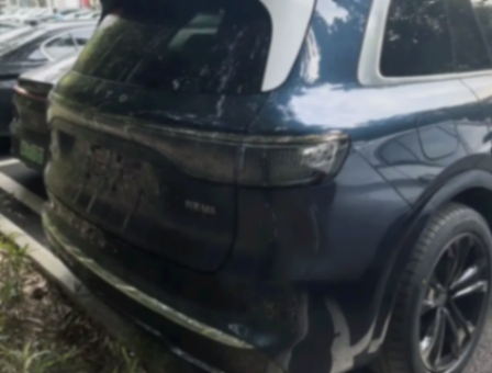 問(wèn)界M8實(shí)車(chē)曝光,大是挺大,所以能打過(guò)理想L9嗎?