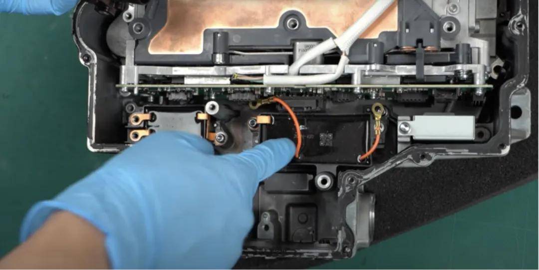 拆解奧迪e-tron逆變器:一個德國車居然用上了日本的模塊