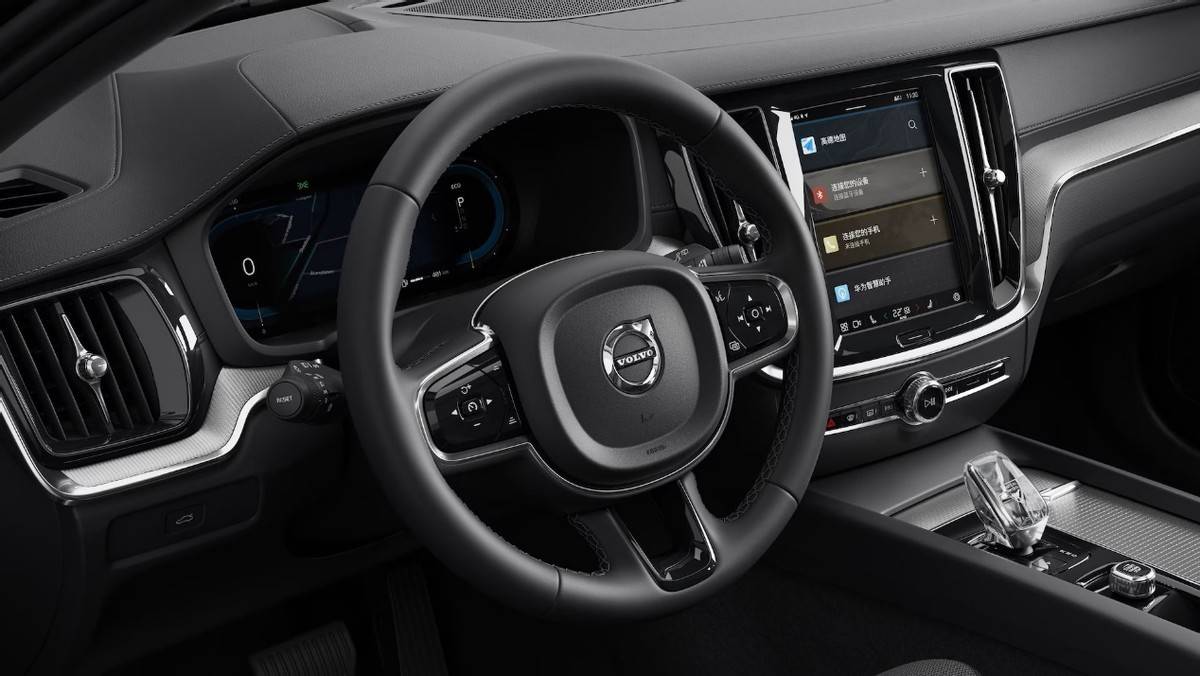 風格差別大,沃爾沃S60跟3系選誰合適?