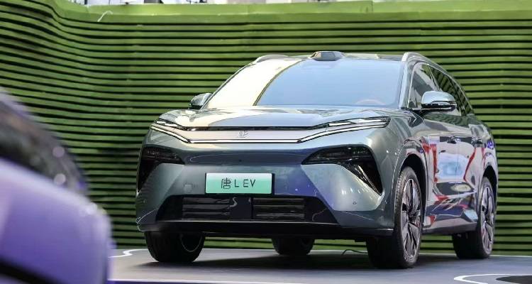 布加迪的加速,帕薩特的輪胎!比亞迪漢L設計師咋想的?