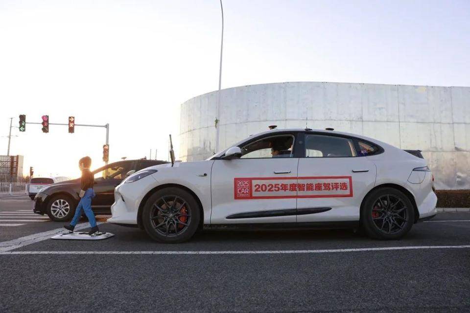 2025:突破L3開啟物理AI新紀元所有汽車公司只有AI公司一條路可走