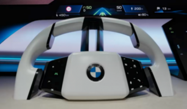 當智能座艙步入瓶頸,寶馬新一代全景iDrive選擇扛起革新的旗