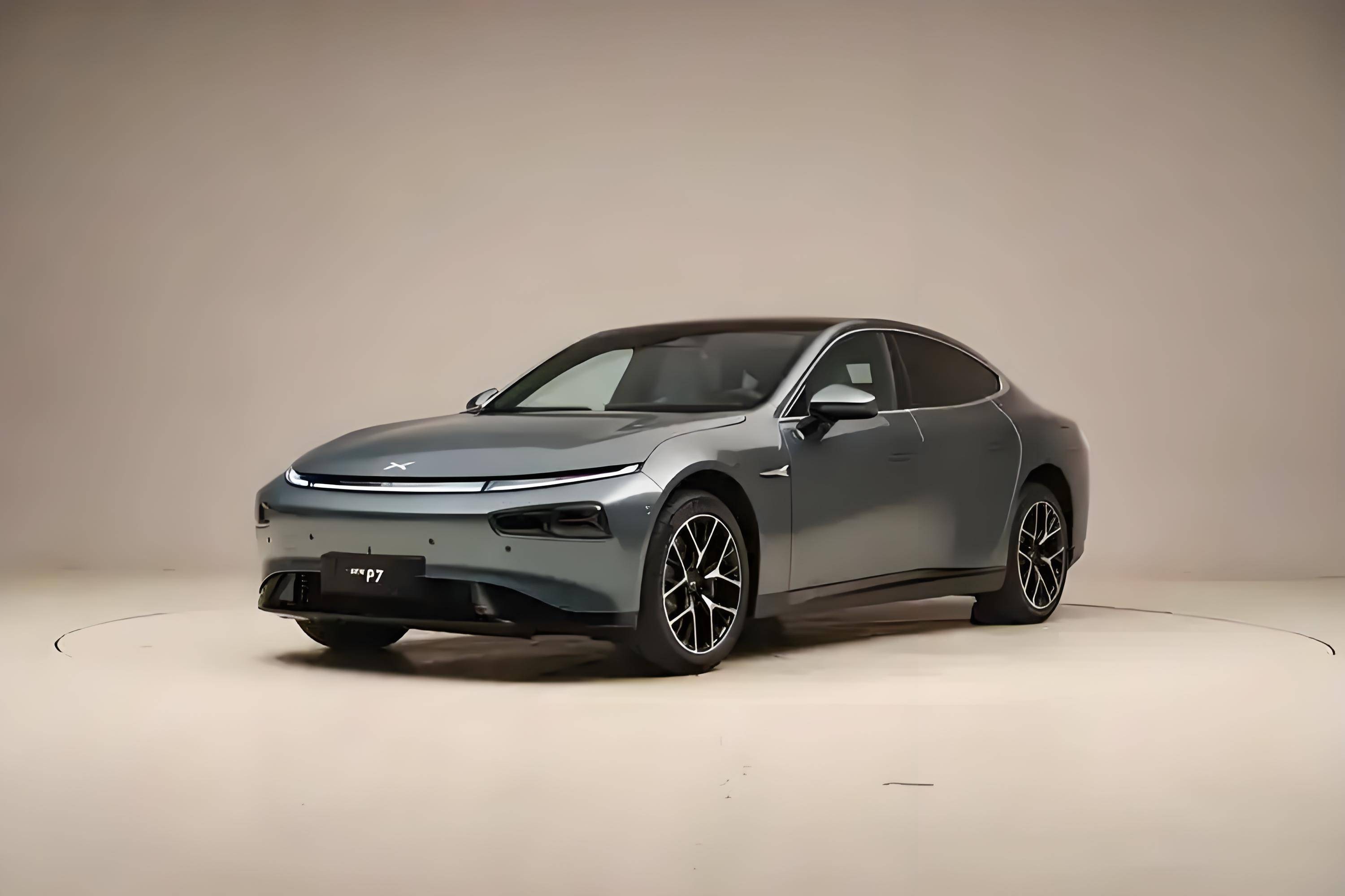 特斯拉、小鵬率先出招 “5 年 0 利息”,2025 車市金融大戰(zhàn)正式開場(chǎng)?