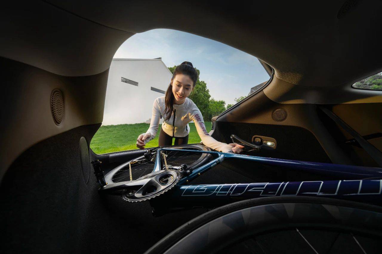 蛇年新能源車市要變天了!限時限量18.99萬元起,智己給車市上強度