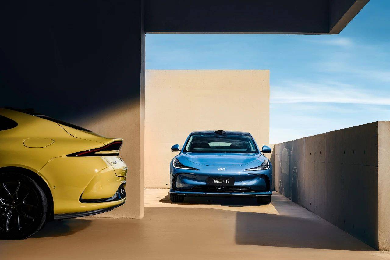 蛇年新能源車市要變天了!限時限量18.99萬元起,智己給車市上強度