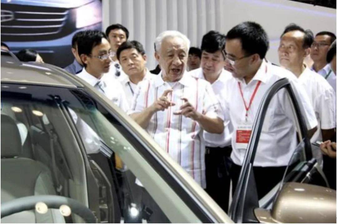 鄒家華和中國汽車工業(yè)二三事