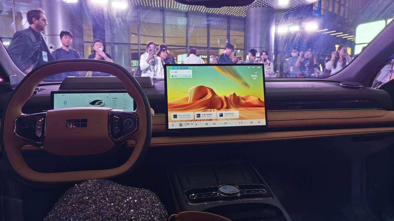 媲美50萬級豪華車?吉利銀河星耀8預售13.98萬起