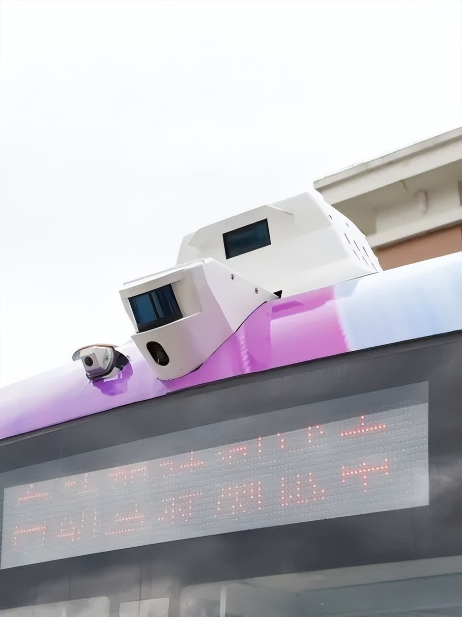 南京首批無人駕駛公交車已經(jīng)“上路”