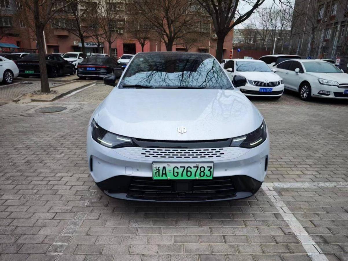 增程版純電續航冠軍,性價比超值的中大型家轎零跑C01