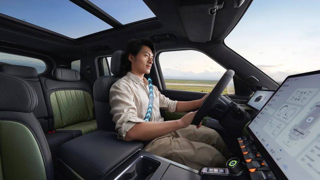 猛士M817上市,其中猛士M817 Pro版上市指導(dǎo)價(jià)31.99萬元,猛士M817 Max版上市指導(dǎo)價(jià)34.99萬元