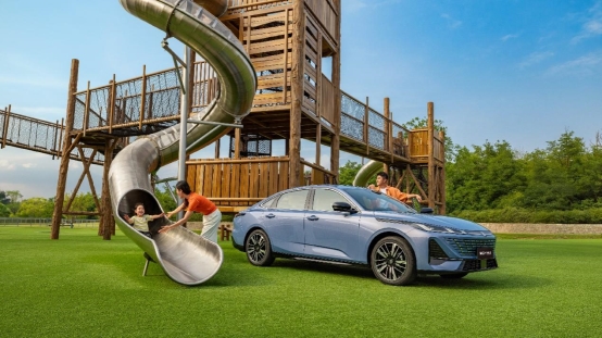 長安第四代逸動上市，搭載天樞智能座艙+新藍鯨動力，7.29萬元起！