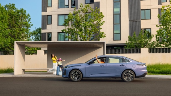 長安第四代逸動上市，搭載天樞智能座艙+新藍鯨動力，7.29萬元起！