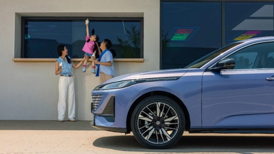 長安第四代逸動上市，搭載天樞智能座艙+新藍鯨動力，7.29萬元起！