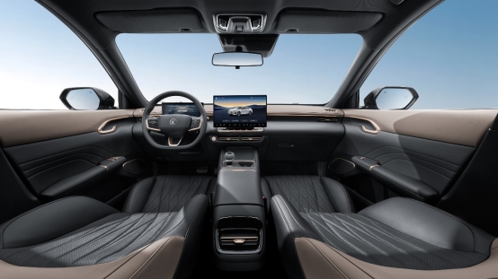 長安第四代逸動上市，搭載天樞智能座艙+新藍鯨動力，7.29萬元起！