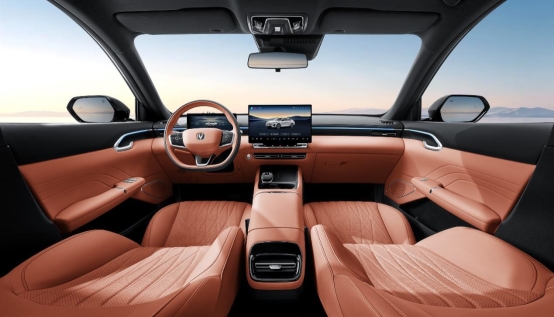 長安第四代逸動上市，搭載天樞智能座艙+新藍鯨動力，7.29萬元起！