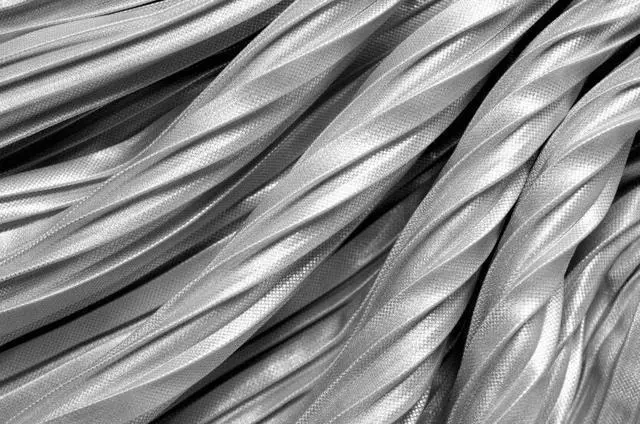 《AI與國(guó)防將電網(wǎng)置于能源安全中心》里表達(dá)了一個(gè)觀點(diǎn):銅將成為AI時(shí)代的石油