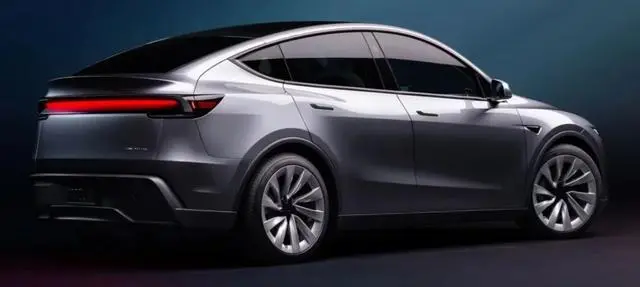 “特斯拉變安卓車了。”看到Model Y新款車型后,小紅書博主“極客小豬”如此吐槽道