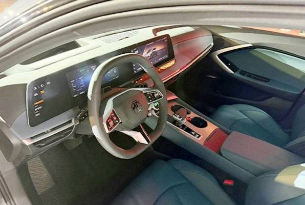 11.69萬起 2026款MG7正式上市 2.0T動力 6.5秒破百